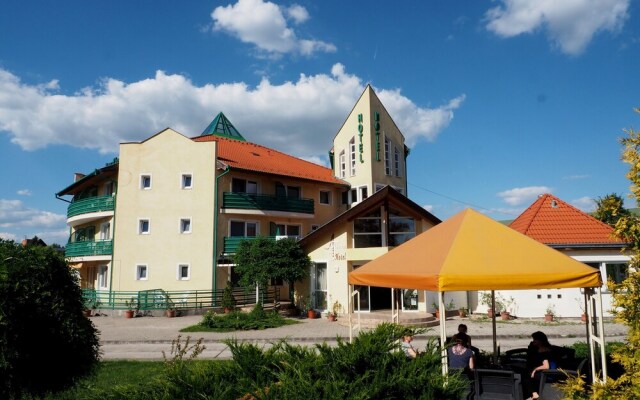 Aqua Therm Hotel