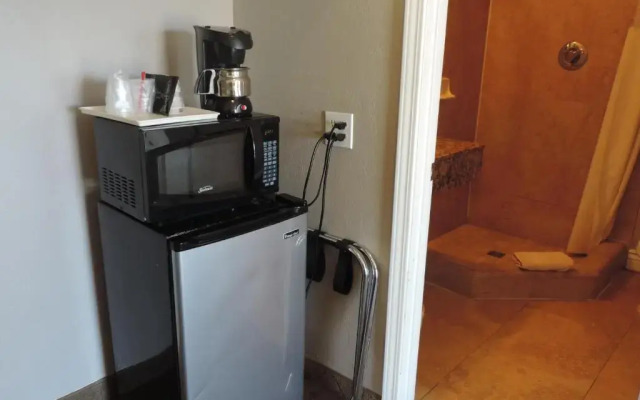 Lotus of Lompoc - A Great Hospitality Inn