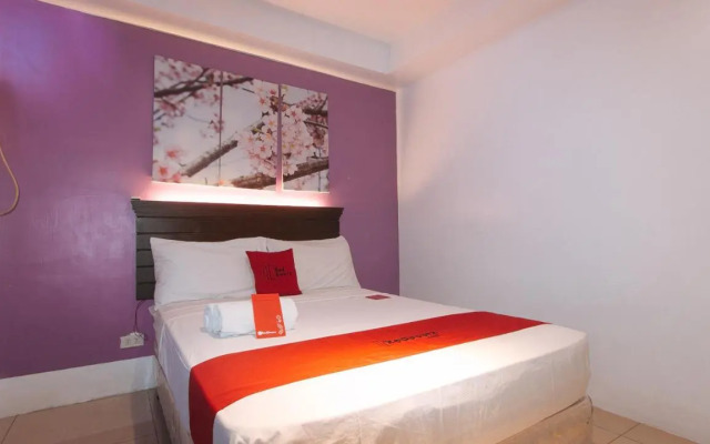 RedDoorz Plus @ Buendia Ave Makati