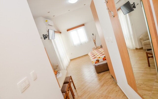 Apartments Ivanovic - Studio With Balcony and sea View