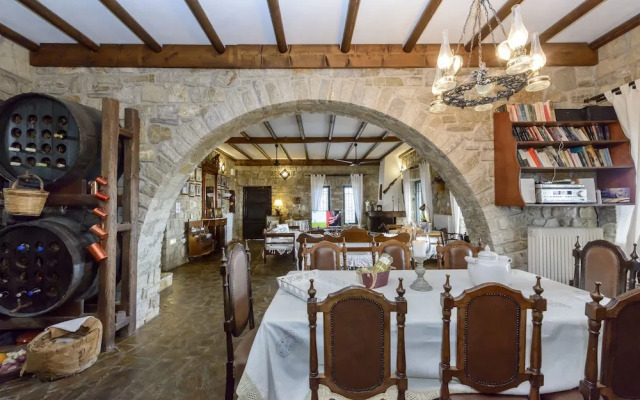 Majestic Chateau - Spectacular Seascapes & Pool