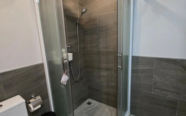 Modern Retreat 1- Bed T3-529