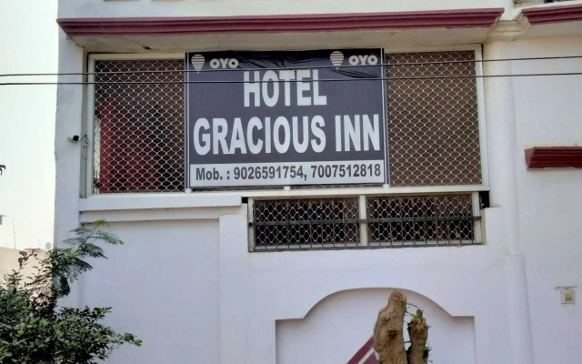 Spot On 93693 Hotel Gracious Inn