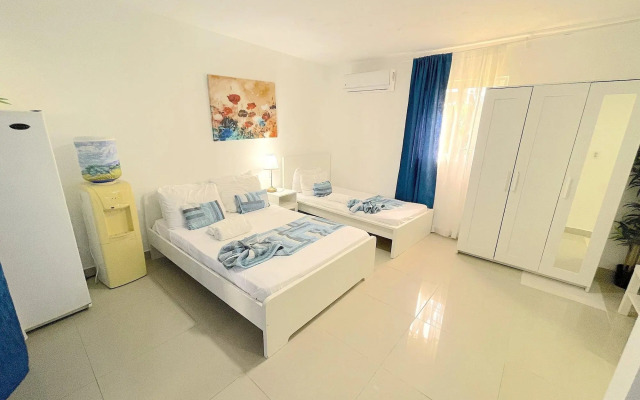 Relax Studios Deluxe POOL WIFI BEACH