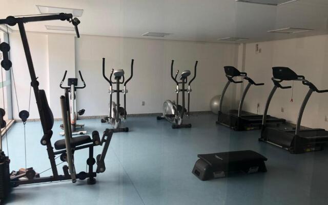 Apartamento com 4 suítes pé na areia
