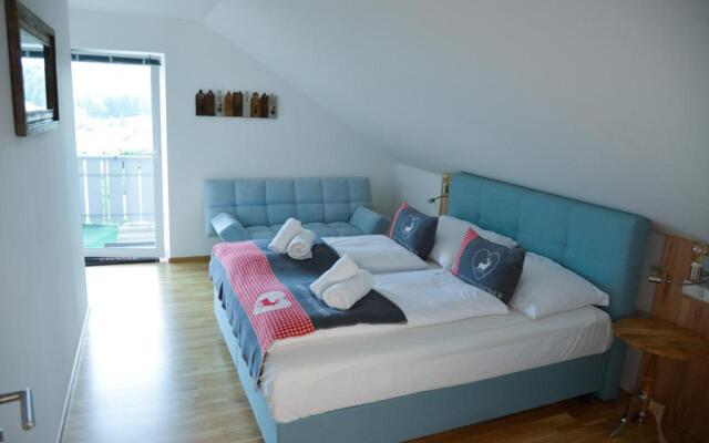 Alpine Appartement Top 8 by AA Holiday Homes