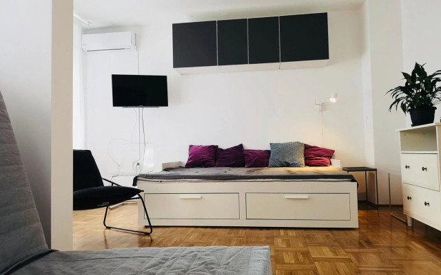 West vibes apartment