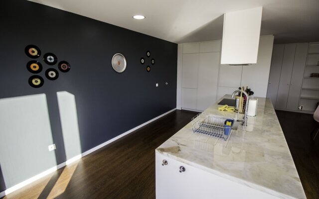 Guest H4U Bonjardim Pop Art City Center