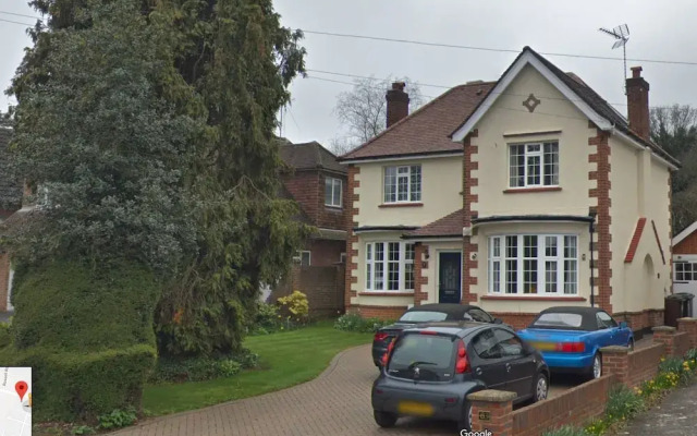 Leafy Suburban Bed & Breakfast