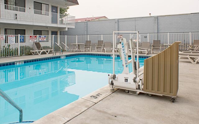 Motel 6 Kalispell, MT