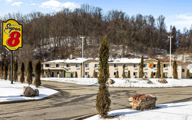 Super 8 by Wyndham Pittsburgh/Monroeville