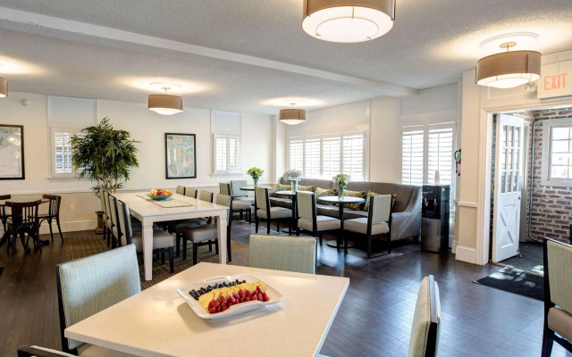 Best Western Sea Island Inn