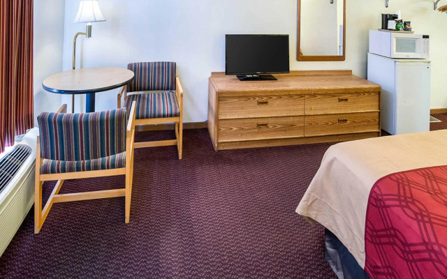 Rodeway Inn & Suites
