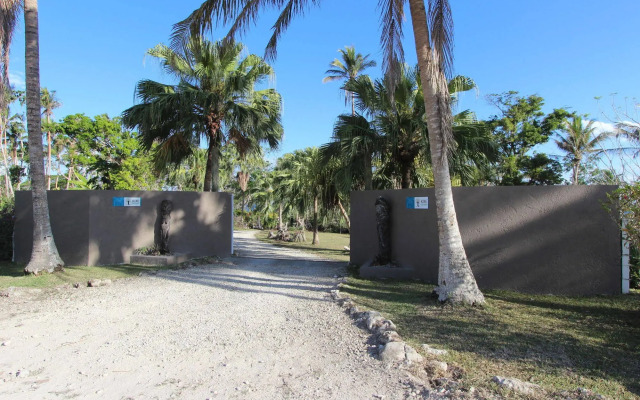 Vila Del Mare Beachfront Resort