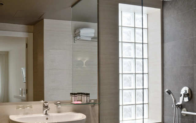 Pol & Grace Hotel