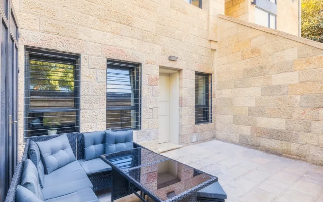 The Pearl of Nachlaot Apartments