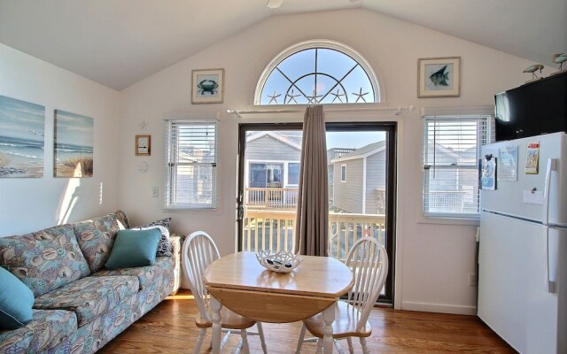 8 The Boat House Studio Bedroom Condo by RedAwning