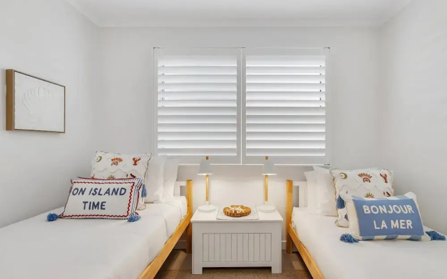 3-bed Haven With Balcony and Bbq, 5-min to Beach