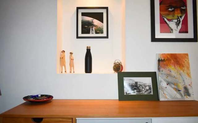 Modern 3 Bedroom Flat in Central Brighton Townhouse