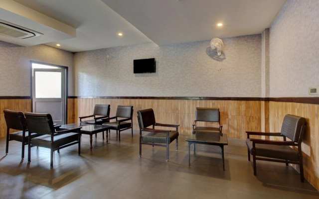 Hotel Broadway by OYO Rooms