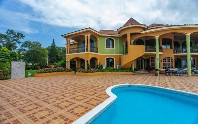 Milbrooks Villa and Retreat