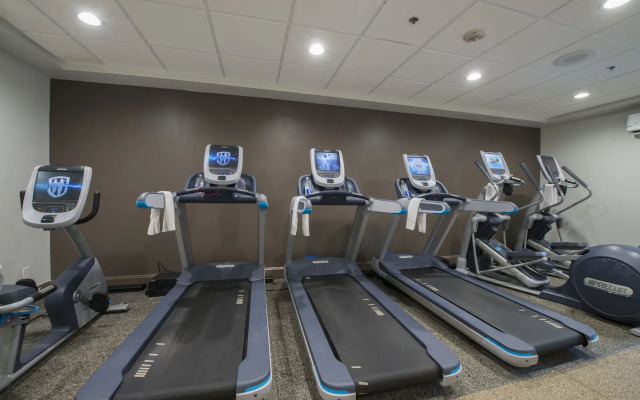 DoubleTree by Hilton Winston Salem - University