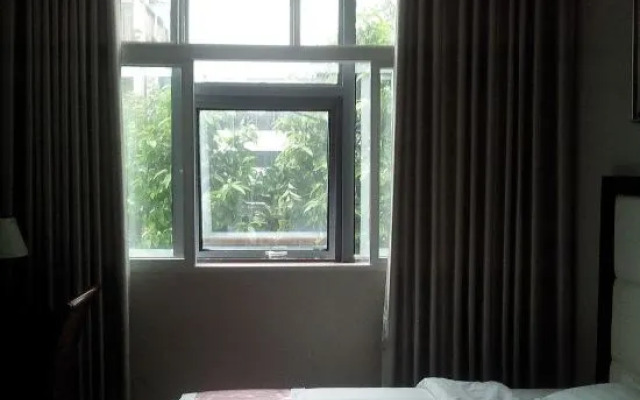 Jishui Business Hotel