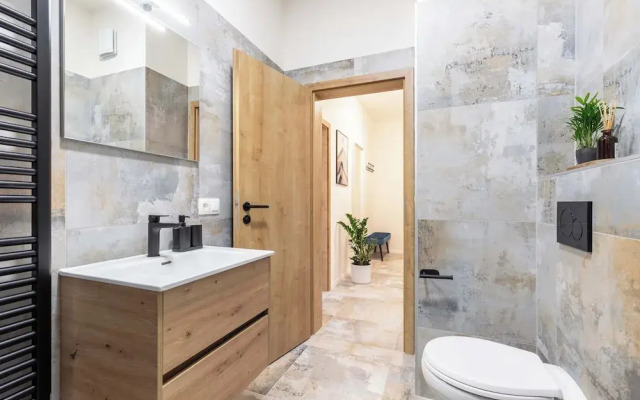 Fully equipped apartments with Terraces, Free garage parking, Netflix & AC - by Apartmány Šlapanice cz