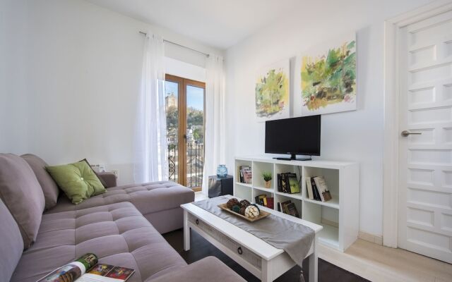 Bright 1 Bd Apartm Prime Location and Views to the Alhambra. Plaza Nueva Granada,