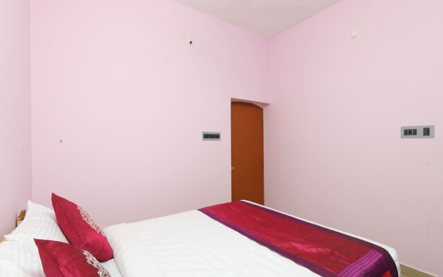OYO 10910 Home Spacious 4BHK Near Paradise Beach
