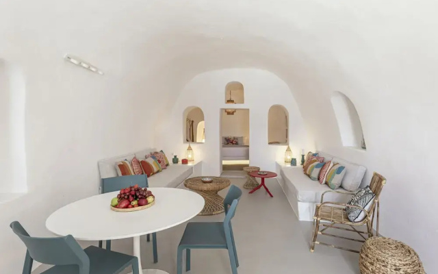 White Cave Villa By Caldera Houses