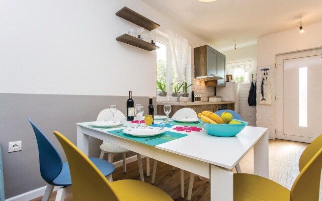 Beautiful Home in Klimno With Wifi and 2 Bedrooms