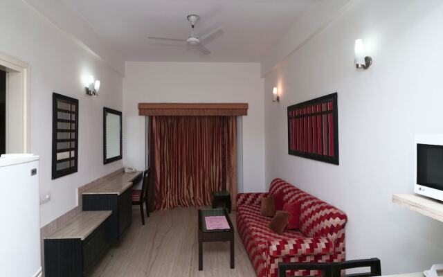 OYO 20016 SilverKey Huda City Centre