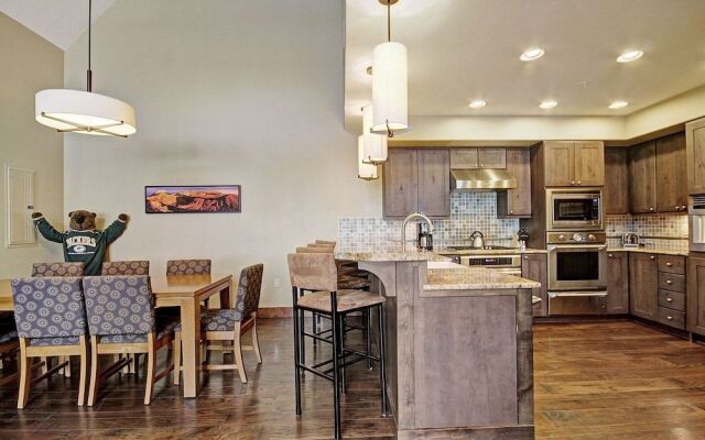 One Ski Hill Place S8501