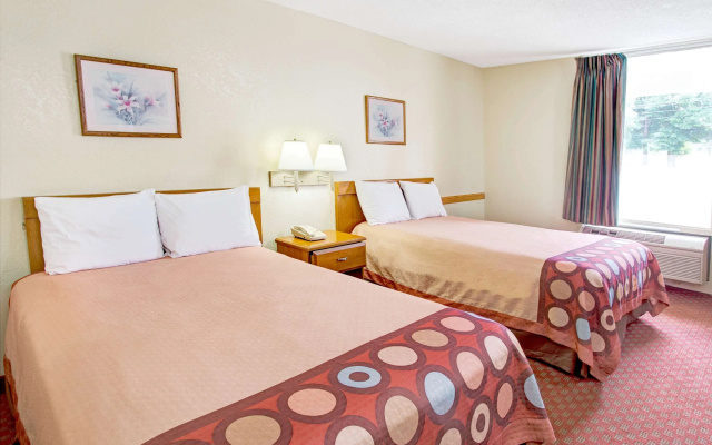 Super 8 by Wyndham Walterboro