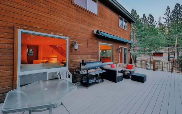 The Elevator House Sleeps 10!