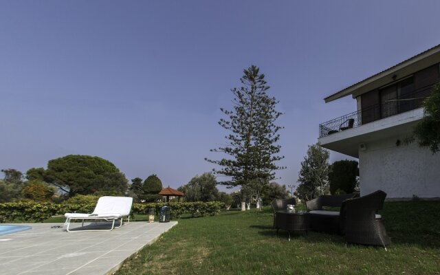 Stemma Pool Villa