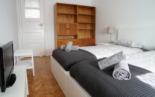 Spacious 2 Bedroom Apartment in Belém