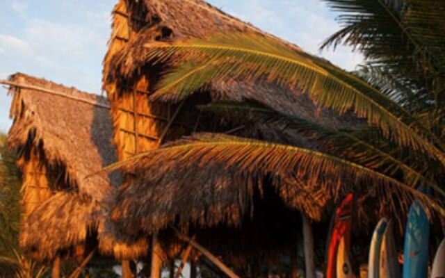 Paredon Surf House