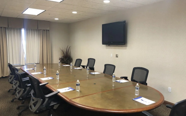 Holiday Inn Express & Suites Lansing-Dimondale