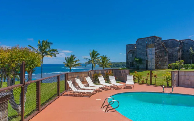 Sealodge B6 by RedAwning