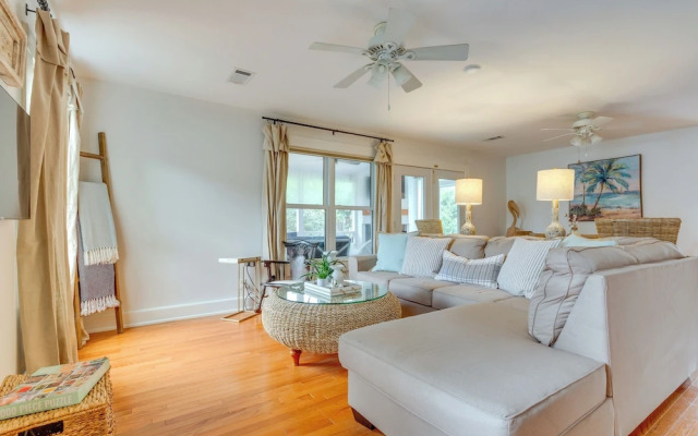 Pensacola Paradise: Furnished Deck & Gas Grill!