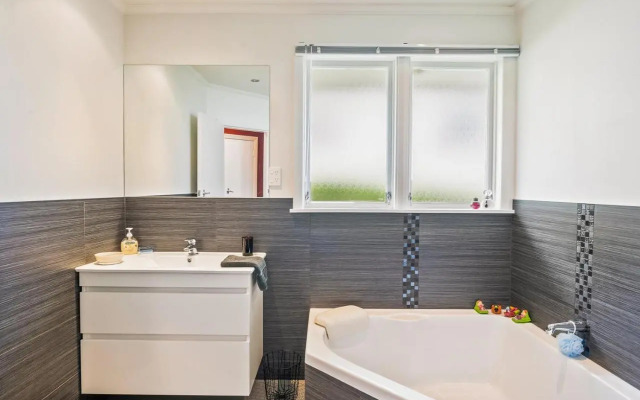 Winara Winner - Waikanae Holiday Home