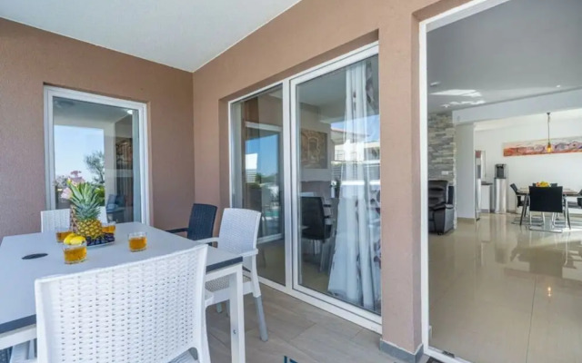 Gusto Comfortable Holiday Residence