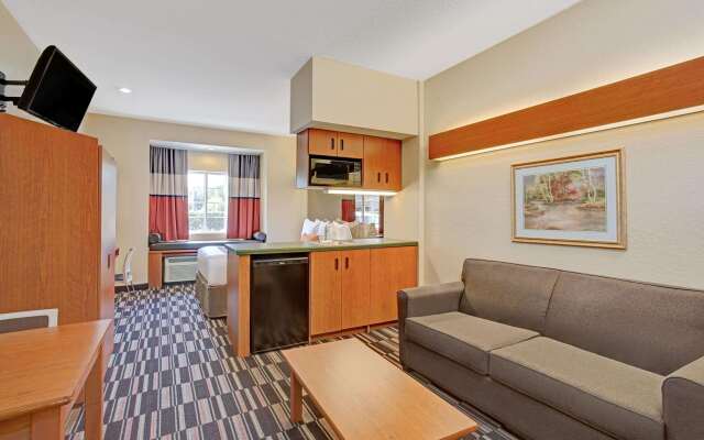 Microtel Inn & Suites by Wyndham Bushnell