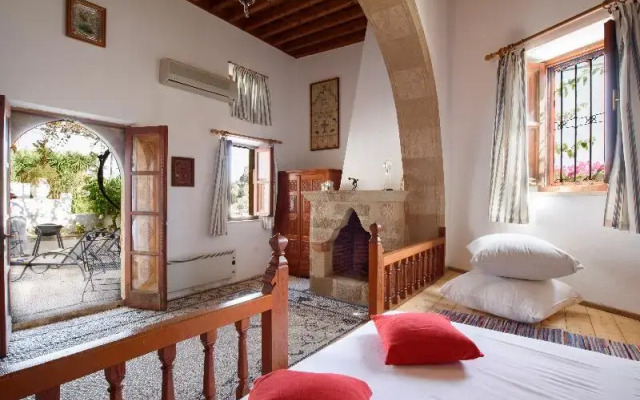 Meandros Suites