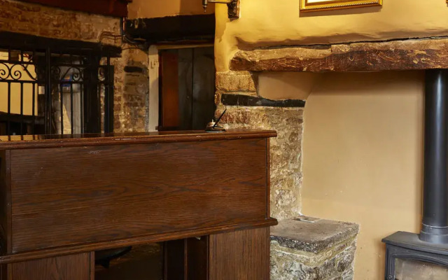 Hunters Hall Tetbury by Greene King Inns