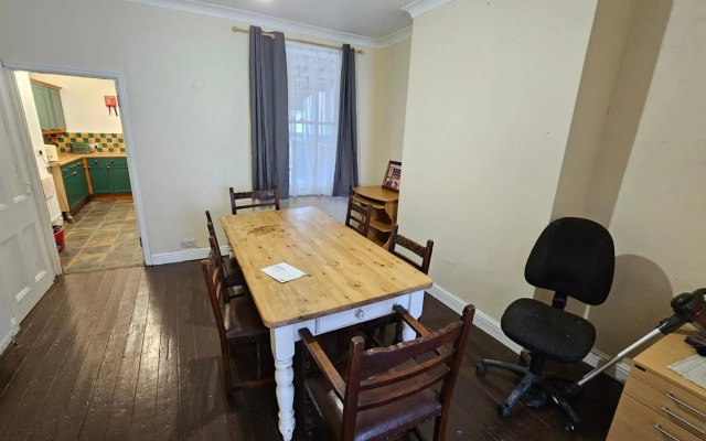 Sherwood Terrace 3 Bedroom 5 Single Beds Entire Property