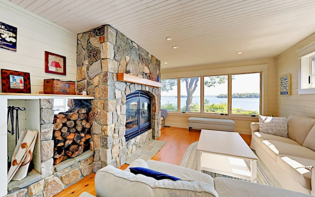 46 Maquoit Drive Home