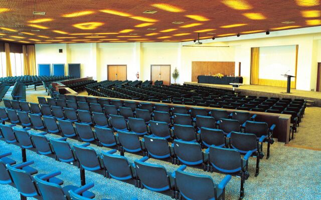 Axis Vermar Conference & Beach Hotel